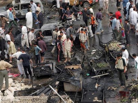 మసీదులో ప్రార్థన టైంలో ఆత్మహుతి దాడి: పాకిస్తాన్‌లో 22 మంది మృతి!