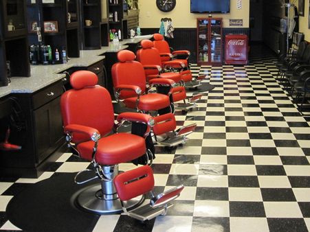 కత్తెర కాదు: కొవ్వొత్తుల మంటతో హెయిర్ కట్ (వీడియో)