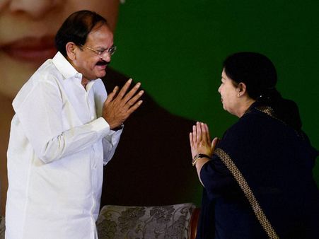 అలాంటివి వద్దు: జయలలితపై వెంకయ్య, సంతోషమని దేవేగౌడ లేఖ