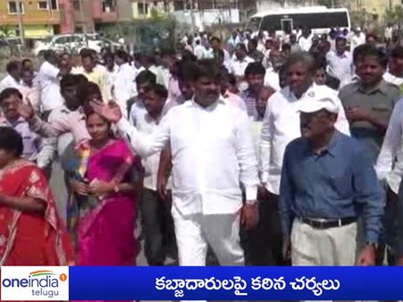 నాలాలపై మేయర్ తనిఖీ