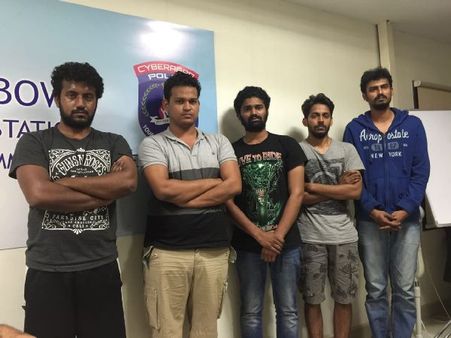 ఫ్రెండ్స్ కు డ్రగ్స్ విక్రయిస్తూ అడ్డంగా బుక్కయిపోయారు (ఫోటోలు)