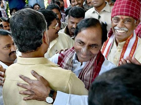 39 రకాల వంటకాలతో దత్తన్న అలయ్ బలయ్: అతిథుల్లో బాబు, కేసీఆర్