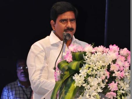 పత్తిపాటిపై శివాజీ ఫైర్, 'రూ.10వేల కోట్ల నల్లధనంపై జగన్ ఏమంటారు '