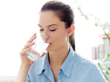 జస్ట్ రెండు గ్లాసులు నీళ్లతో ఎంత బెనిఫిట్ ఉందో తెలుసా?