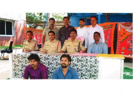 సినిమాతో చెడి, విద్యార్థులకు మత్తు వల: అరెస్టైన సహాయ దర్శకుడు, నిర్మాత