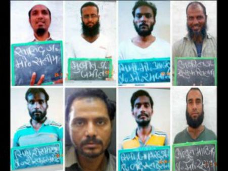 8మంది సిమి ఉగ్రవాదుల హతం: ఇలా దొరికిపోయారు(పిక్చర్స్)