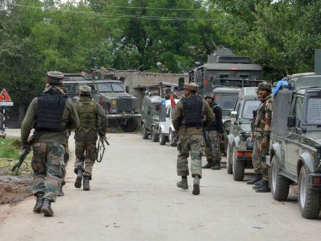 హంద్వారా: వెంటాడి ఉగ్రవాదుల్ని హతమార్చిన ఆర్మీ, పాక్ మెడిసిన్స్ లభ్యం