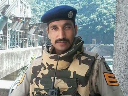 ‘కాశ్మీర్‌తో హోగా.. పాకిస్థాన్ నహీ హోగా’: ఆ సైనికుడికి బెదిరింపులు