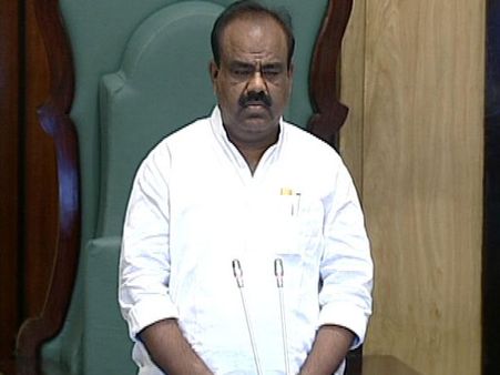 ఫిరాయింపు ఎమ్మెల్యేలపై తేల్చండి: టి స్పీకర్‌కు గడువిచ్చిన సుప్రీం