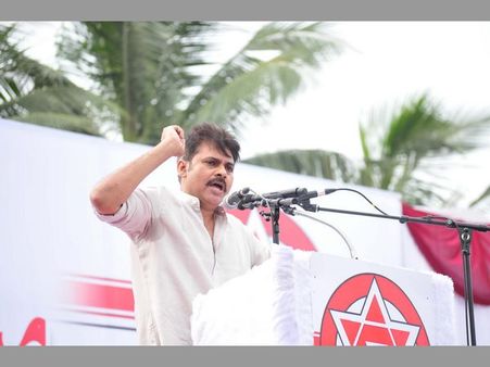 అనంత సభ తర్వాత.. ఇంజనీరింగ్ విద్యార్థులతో పవన్ మీటింగ్!