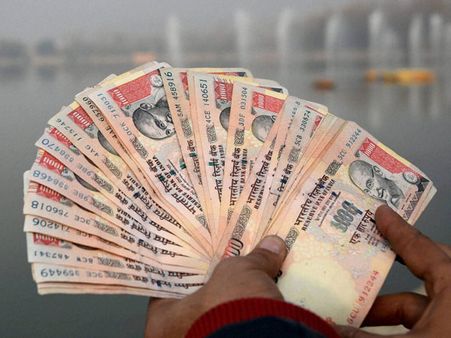 పెద్ద నగదు నోట్ల రద్దుతో జాక్ పాట్ కొట్టిన టమాటా వ్యాపారి