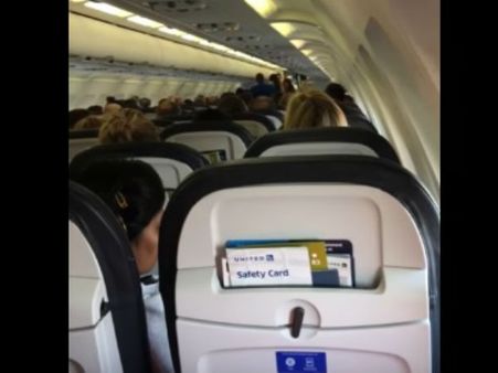 35 వేల అడుగుల ఎత్తు: విమానంలో రచ్చరచ్చ (వీడియో)