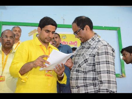 చంద్రబాబు సూపర్, కానీ: లోకేష్‌ను కలిసి ఎలా పరిరక్షించుకోవాలో చెప్పిన జగదీశ్