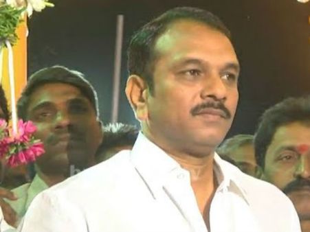 ఏటీఎంకు మాజీ ఎమ్మెల్యే సుధీర్ రెడ్డి పూజలు, అప్పుడే మన చేతికి కొత్త రూ.500 నోట్లు!