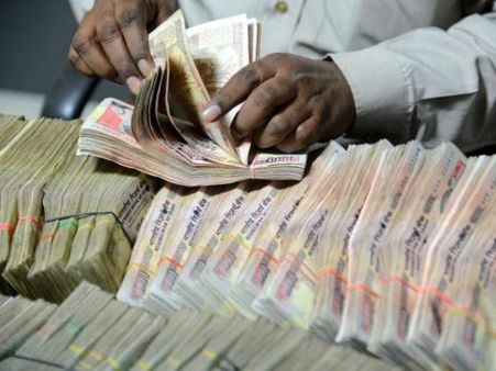 మరోసారి, ట్యాక్సీ డ్రైవర్ ఖాతాలోకి రూ.999 కోట్లు