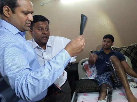 ఎత్తు పెరిగేందుకు కాళ్లకు ఆపరేషన్: దిగొచ్చిన వైద్యులు, టెక్కీ నిఖిల్ తండ్రి ఇలా..