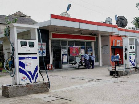 ఏటీఎం వద్దు: పెట్రోల్ బంకుల్లో రూ. 2 వేలు తీసుకోండి