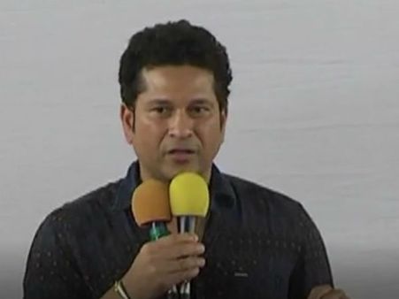 దత్తత గ్రామంలో సచిన్