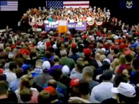 యూస్: పోలింగ్ కేంద్రం వద్ద కాల్పులు: ఒకరు మృతి, ముగ్గురికి గాయాలు