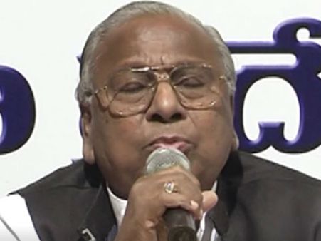 నోట్ల రద్దులోకి గాలి కూతురు పెళ్లిని లాగారు