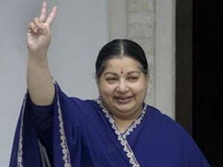 జయ దత్త పుత్రుడిపై గంజాయి కేసు: అడుగు పెట్టాడు అంతే