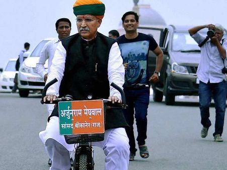 త్వరలో రూ.20,రూ.50 కొత్త నోట్లు!..: అర్జున్ రామ్ మేఘ్‌వాల్