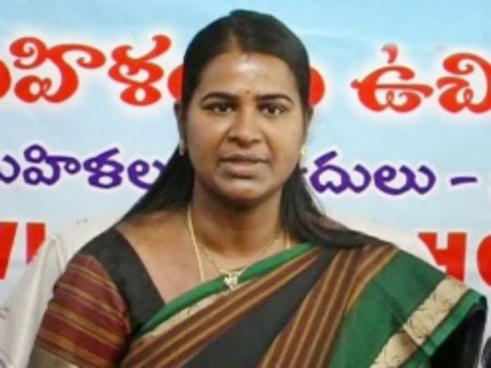 పార్లమెంట్‌ నిబంధనలు ఉల్లంఘించి.. రాహుల్ వద్దకు కార్తీకరెడ్డి