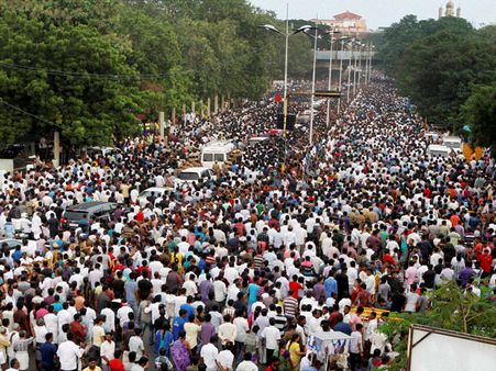 నర్సులపై జయ జోకులు వేస్తూ ఉల్లాసంగా గడిపారు, చివరి రోజుల్లో భావోద్వేగానికి గురయ్యాం