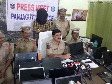 ల్యాప్‌టాప్‌లు మాయం చేసేది ఇతడే:11ఏళ్లుగా అదే పని