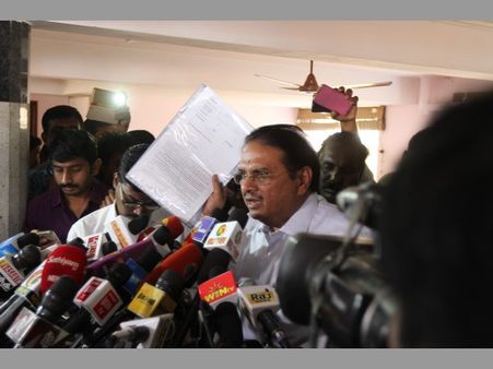 పదవి ఇచ్చింది దోచుకోవడానికా: తమిళనాడు మాజీ సీఎస్‌పై కేంద్రమంత్రి