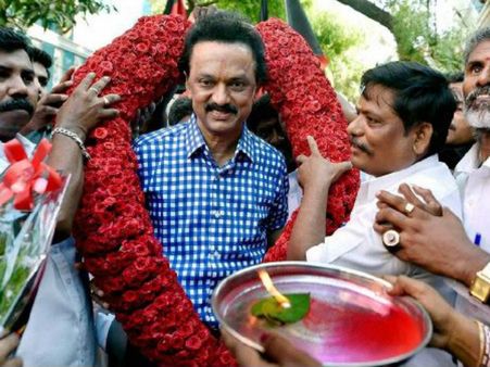 డీఎంకే చీఫ్ గా స్టాలిన్ ! అన్నాడీఎంకేకి షాక్