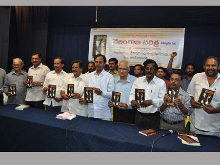 నాలుగు దశాబ్దాల సాహితీ ప్రయాణంతో కరచాలనం: సుంకిరెడ్డితో ఇంటర్వ్యూ