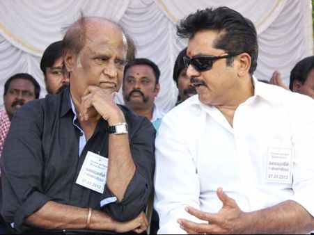 రజనీకాంత్ పైన ఒత్తిడి: 'జయలలిత' శూన్యత భర్తీ చేస్తారా, రజనీ స్థానికుడు కాదా?