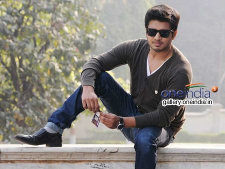 అలా జరిగి ఉంటే బాగుండేది, అవసరమే: ప్రత్యేక హోదాపై హీరో నిఖిల్