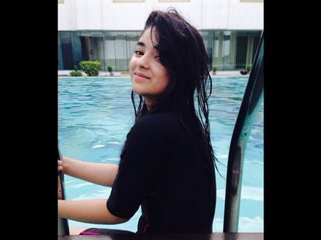 నన్ను స్ఫూర్తిగా తీసుకోకండి: బలవంతంగా సారీ చెప్పిన 'దంగల్' అమ్మాయి