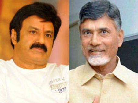 బాలయ్యతో శాతకర్ణి చూసిన బాబు: ఆ పేరు రామోజీరావు చెప్పారని...