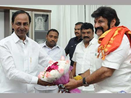 'గౌతమీపుత్ర శాతకర్ణి': చంద్రబాబును బయటపడేసిన కేసీఆర్!