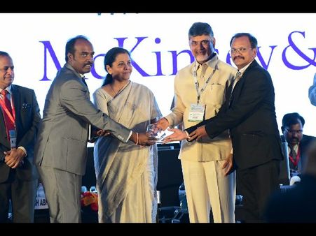 మేం ఫస్ట్, అమరావతికి రండి: చంద్రబాబు, టెక్నాలజీ వల్ల ఉద్యోగాలపై..