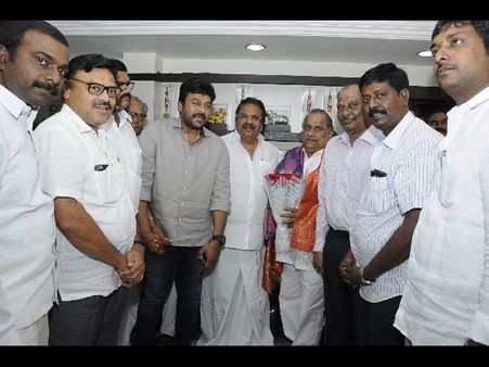 చిరంజీవితో సయోధ్య, బాబును ఎదుర్కోవడానికేనా?: జలీల్ ఖాన్, బుద్ధా వెంకన్నలతో దాసరి భేటీ