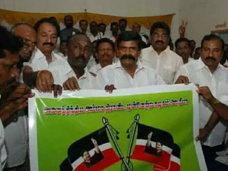 జయ మేనకోడలు దీపా దెబ్బ: అమ్మ డీఎంకే పార్టీ ఆవిర్భావం