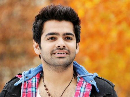 ‘అడగట్లేదు.. అడుక్కోవట్లేదు’: హోదాకు హీరో రామ్ మద్దతు