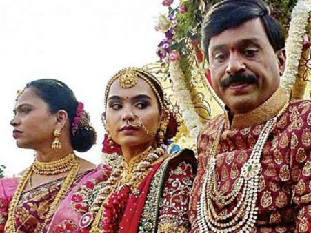 గాలి జనార్దన్ రెడ్డికి సుప్రీం కోర్టులో ఊరట: సంక్రాంతి సంబరాలు