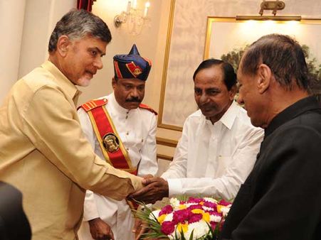 ముందు హైకోర్టు విభజన.. వద్దు అన్ని ఒకేసారి..: ఎట్ హెమ్‌లో చంద్రుళ్ల భేటీ