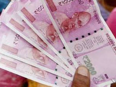 శుభవార్త :రద్దుచేసిన నగదు నోట్లను బ్యాంకుల్లో డిపాజిట్ చేసేందుకు మరో అవకాశం..!