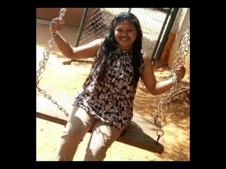 పెళ్ళికి నిరాకరించాడని యాసిడ్ పోసి... ఆపైన బ్లేడుతో...