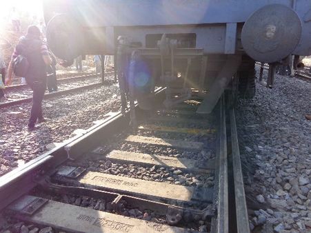 ఏపీ రూ.5 లక్షలు: మృతి చెందిన వారి లిస్ట్.., అక్కడ అనుమానాస్పద పరికరం!