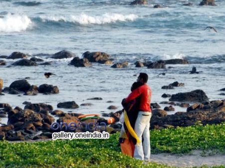 భలే గిరాకీ: అమ్మాయిలపై ఒత్తిడి, అద్దెకు బాయ్‌ప్రెండ్స్