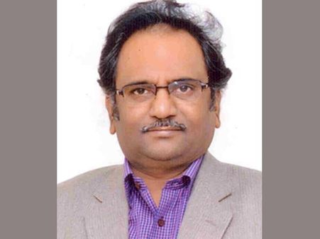 మోడీపై ఆర్డర్: మాడభూషి శ్రీధర్ నుంచి ఆ శాఖను తప్పించింది అందుకేనా?