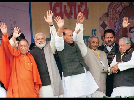 యూపీలో బీజేపీ తాజా ప్రత్యర్థి యోగి: బీఎస్పీకి మైనారిటీ నేతలు కరువు