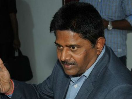 'వంగవీటి విగ్రహం కూల్చివేతపై విచారణ.. ప్రతీ ఫ్లెక్సీకి భద్రత కష్టం'